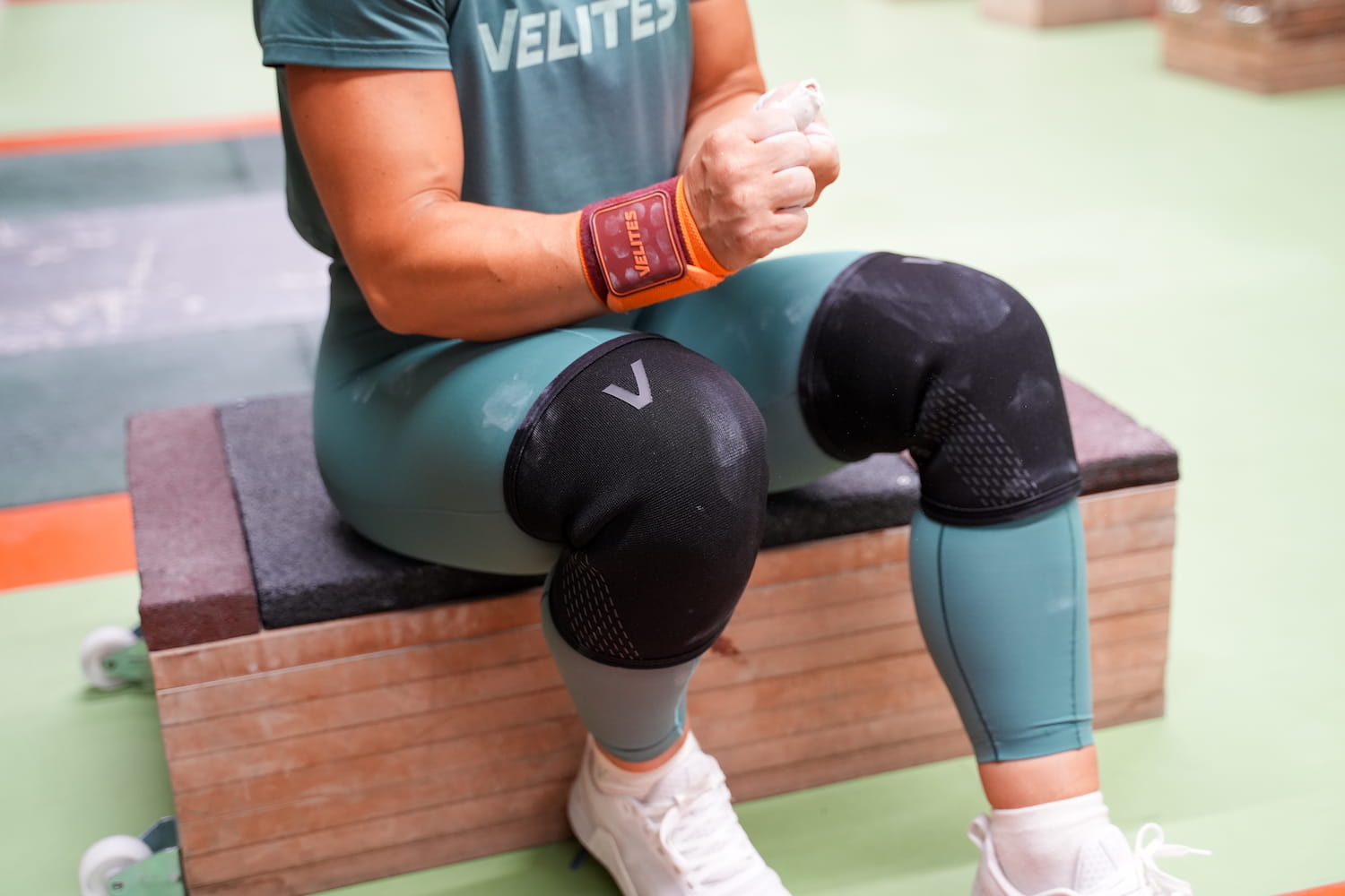 Fabric vs neoprene knee sleeves VELITES test Lydia Valentin